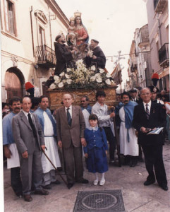Portatori Madonna della Fontana Torremaggiore (Fg) - Anno 1986 - www.torremaggiore.com -