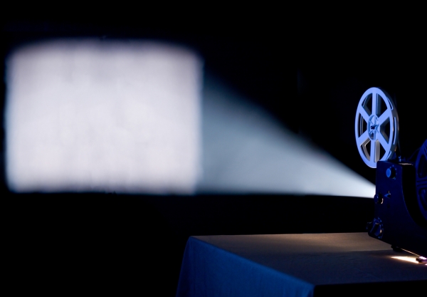 Cinema sotto le stelle, proiezione del film Come un gatto in tangenziale il 1 agosto 2018 in Piazza Giuseppe Mazzini