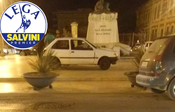 Parcheggio selvaggio in Piazza dei Martiri a Torremaggiore: la Lega richiede provvedimenti da parte delle autorità per arginare il fenomeno