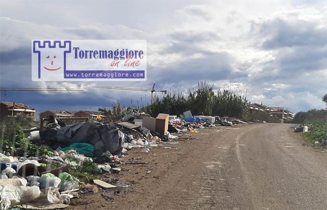 Nuovi rifiuti abbandonati nel quartiere Spirito Santo a Torremaggiore: fermate gli incivili !