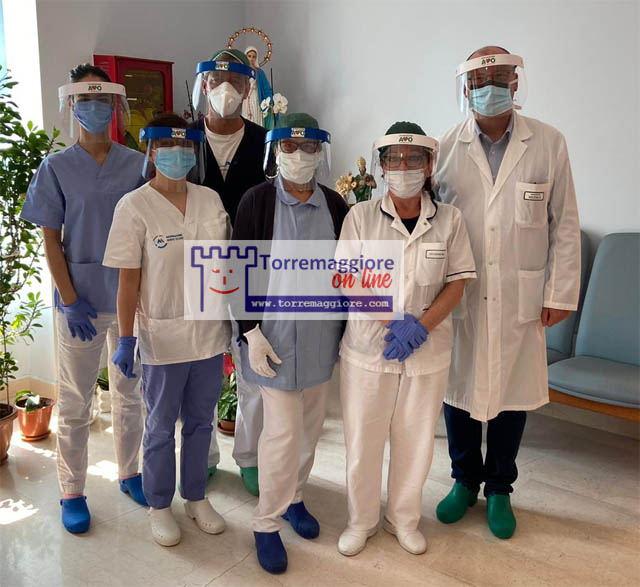 Donate all’Hospice del PTA San Giacomo le visiere protettive per i sanitari dai volontari dell’AVO di Torremaggiore