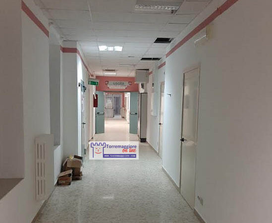 Tutto pronto anche a Torremaggiore per la riapertura dell’UDT/Ospedale di Comunità al PTA Prof Nicola Bellantuono ( ex San Giacomo) per le esigenze dei medici di famiglia. Prima si parte con Panni, San Nicandro G.co, Vieste e Vico. Degenza territoriale senza pazienti covid da mesi ora si attende il ripristino della funzione originaria per i pazienti con particolari fragilità