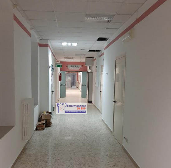 Tutto pronto anche a Torremaggiore per la riapertura dell’UDT/Ospedale di Comunità al PTA Prof Nicola Bellantuono ( ex San Giacomo) per le esigenze dei medici di famiglia. Prima si parte con Panni, San Nicandro G.co, Vieste e Vico. Degenza territoriale senza pazienti covid da mesi ora si attende il ripristino della funzione originaria per i pazienti con particolari fragilità