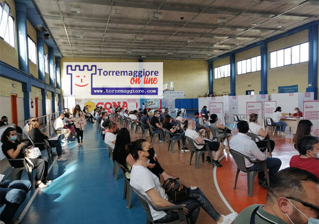 Galleria fotografica Open Day con il vaccino Janssen presso l’hub vaccinale di Torremaggiore domenica 6 giugno 2021