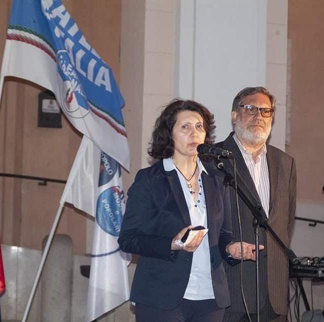 Si è dimesso il consigliere comunale Leonardo De Vita, al suo posto in quota Fratelli d’Italia scatta il seggio ad Anna Lamedica: gli auguri della locale sezione