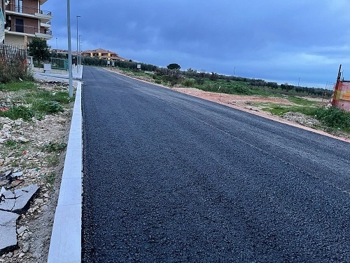Avviata la realizzazione della strada su Via Francesco De Pasquale: benvenuto asfalto!