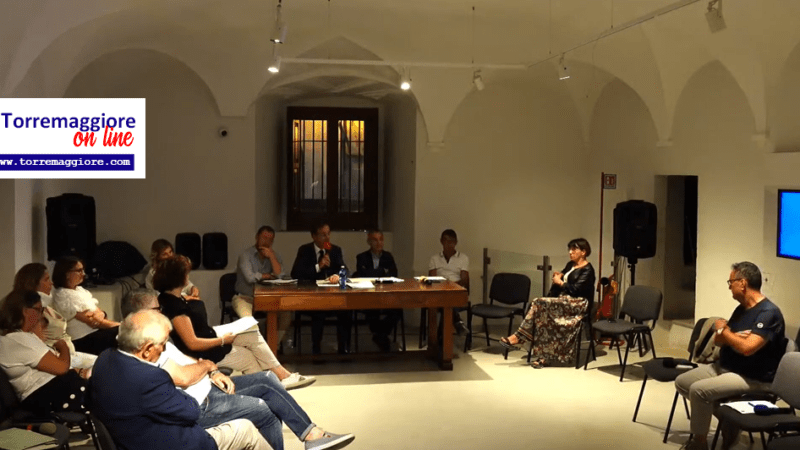 Consiglio comunale valido nella seconda convocazione del 13 settembre 2022, approvati cinque punti su sei previsti dall’odg. Tre assenze tra i banchi della maggioranza e quattro per l’opposizione