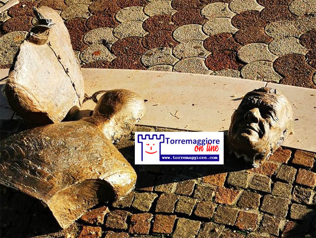 La Giunta Comunale di Torremaggiore ha approvato con una deliberazione l’atto di indirizzo per ripristinare il busto vandalizzato dedicato a Mons Antonio Lamedica presso la Pineta Comunale Baden Powell