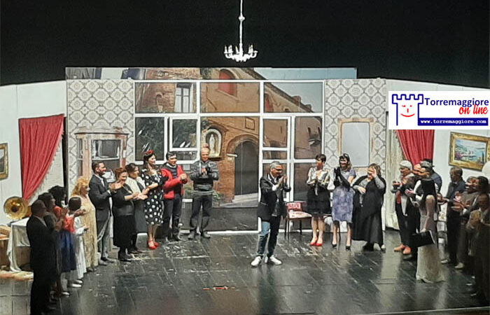 Grande successo al Teatro Giuseppe Verdi di San Severo per Napoli Milionaria realizzata dalla compagnia teatrale torremaggiorese Il Baffo