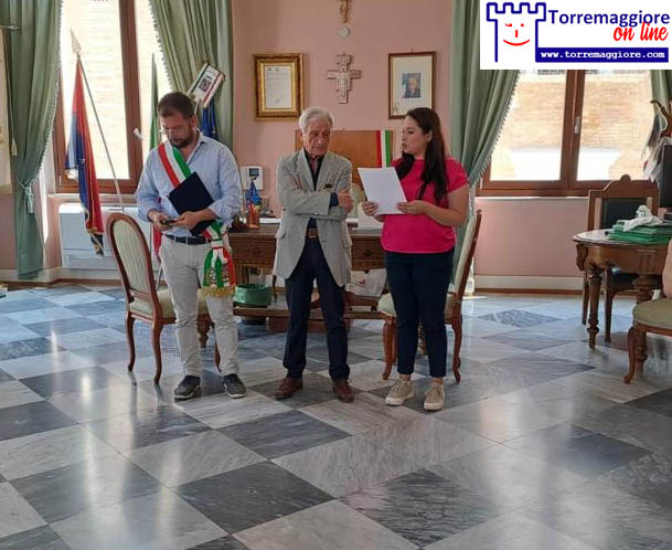 Il giornalista professionista torremaggiorese Gianni Sarrocco ha ricevuto una targa dal Comune di Torremaggiore per i cinquanta anni di attività professionale