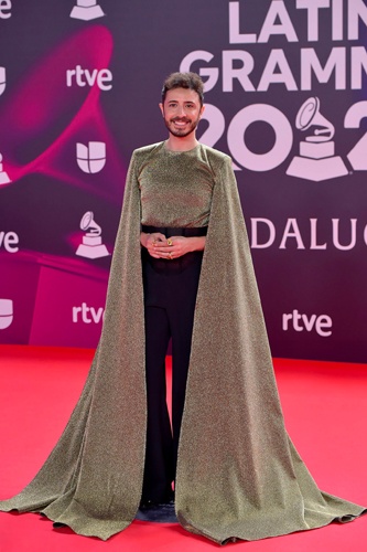 Il torremaggiorese Osvaldo Supino ha incantato il pubblico sul Red Carpet dei Latin Grammy a Siviglia