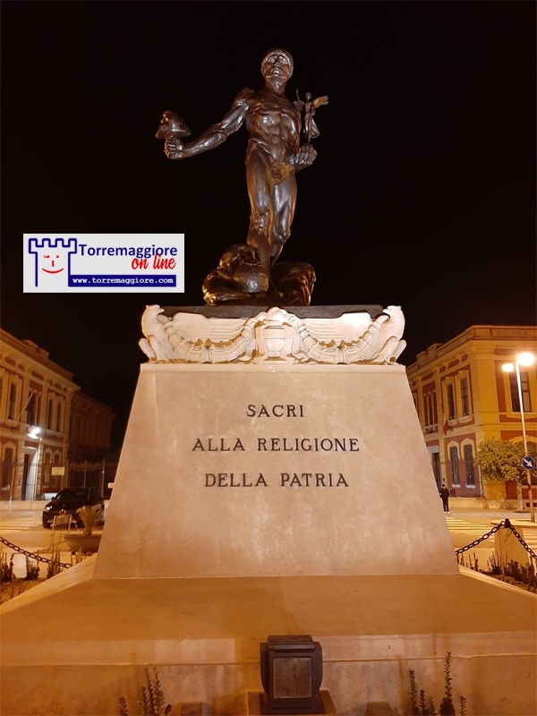 11 novembre 2023: terminata la cerimonia di inaugurazione del restauro del Vittorioso in Piazza dei Martiri a Torremaggiore