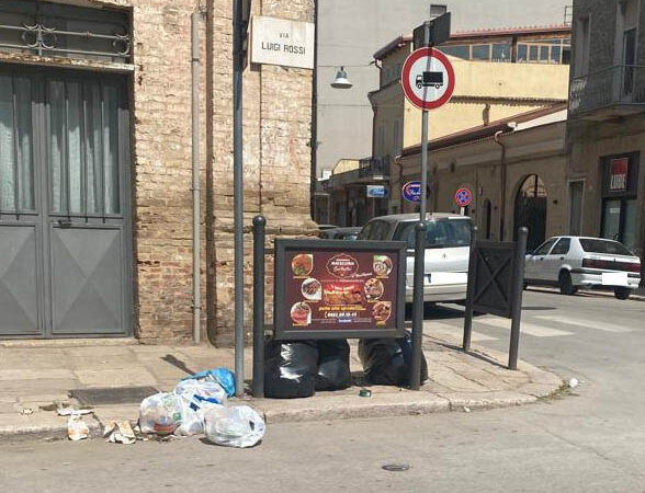 Nota dei consiglieri Manzelli e Saragnese: a Natale l’amministrazione Di Pumpo ci ha già regalato il sogno di una notte bianca a caro prezzo