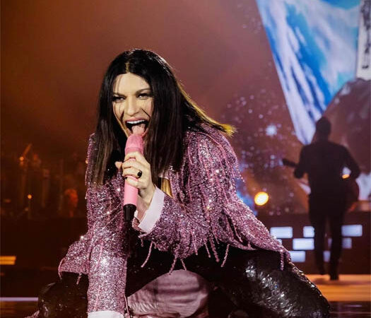 Al via il tour mondiale di Laura Pausini con abiti realizzati dallo stilista torremaggiorese Alessandro Vigilante
