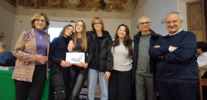 ASSEGNATO IL PREMIO NICK & BART PREMIO DIRITTI UMANI 2023 AGLI STUDENTI DELLE SCUOLE DI TORREMAGGIORE