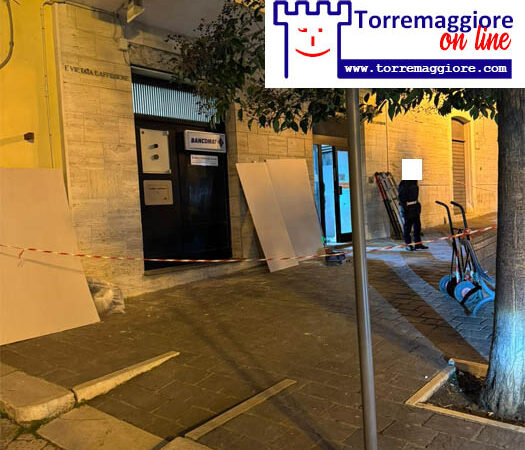 Bomba notturna al bancomat della Banca Popolare di Bari di Torremaggiore: ladri in fuga con il malloppo