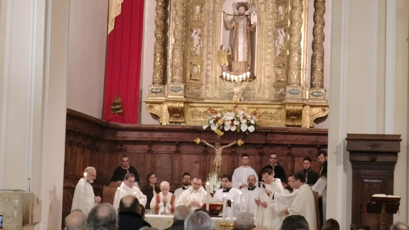 Terminata la prima Santa Messa del prete novello torremaggiorese Don Matteo Pensato presso la Chiesa Matrice di San Nicola gremita di fedeli