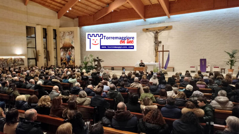 Bagno di folla per Don Luigi Epicoco alla Parrochia dello Spirito Santo di Torremaggiore