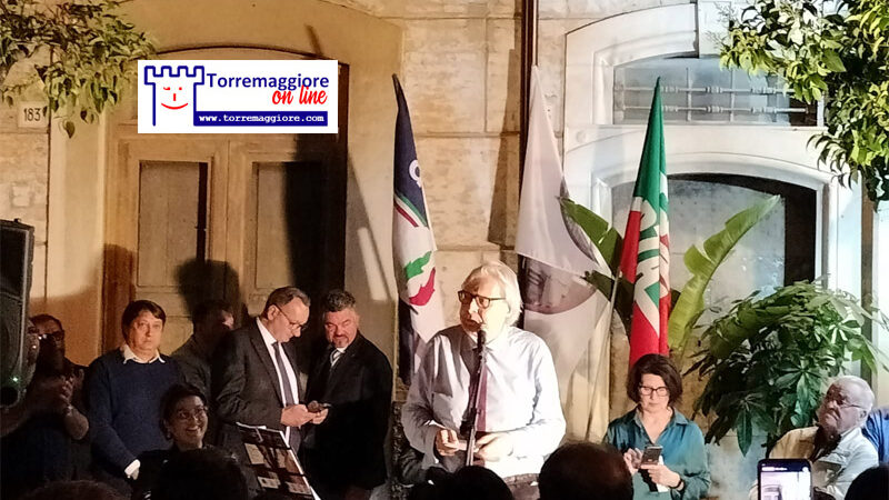Durante il pubblico comizio del centrodestra nella serata del 24 maggio 2024 a Torremaggiore Vittorio Sgarbi è stato aspramente e volgarmente attaccato da esponenti locali del M5S: sdegno da Margherita Di Pumpo