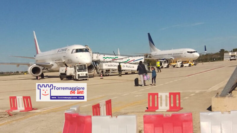 Volare dall’Aeroporto del Gargano Gino Lisa a Milano con Lumiwings a bordo dell’Embraer 195. L’esperienza del torremaggiorese Michele Dell’Edera Direttore del Quotidiano del Business Zeroventiquattro.it: credo che scegliere di volare da Foggia per andare a Milano sia veramente una scelta comoda, conveniente e strategica