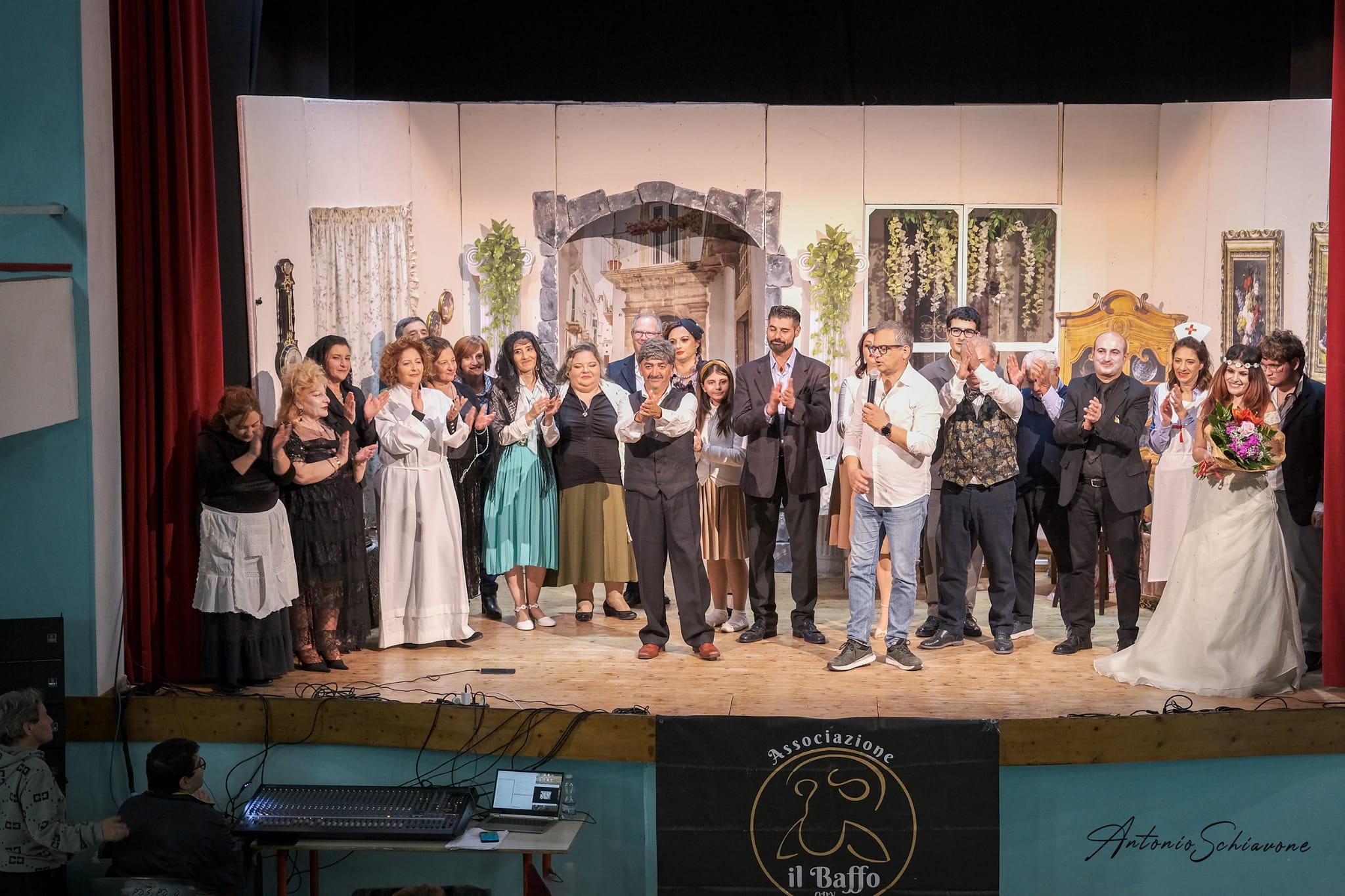 SOLD OUT IL 2 E 3 NOVEMBRE 2024 AL TEATRO COMUNALE DI SERRACAPRIOLA PER LA COMMEDIA LA FORTUNA SI DIVERTE REALIZZATA DALLA COMPAGNIA TEATRALE TORREMAGGIORESE IL BAFFO ODV