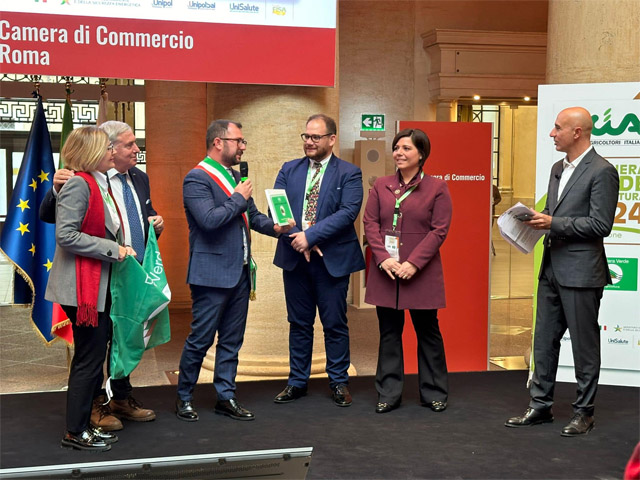 Il Comune di Torremaggiore ha vinto il Concorso Premio Nazionale Bandiera Verde Agricoltura 2024 indetto dalla CIA Confederazione Italiana Agricoltori: il sindaco ha ritirato il premio a Roma il 13 novembre 2024