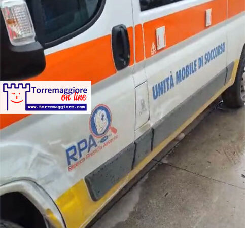 Un’Audi ha tamponato l’ambulanza del 118 sulla SP 30 Torremaggiore San Severo mentre trasportava un paziente : deceduto un passeggero presente nella vettura