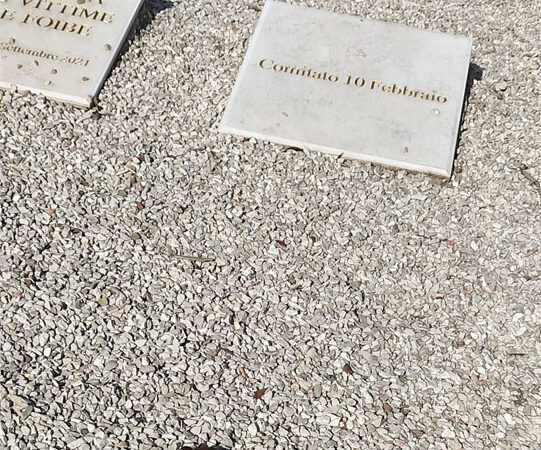 Pubblica denuncia del Comitato 10 Febbraio sullo stato di degrado a Piazza Martiri delle Foibe