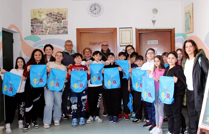 Progetto Nuoto nello Zaino: al via collaborazione tra l’Istituto Comprensivo Via Sacco e Vanzetti e la piscina Vigor Sport di Torremaggiore