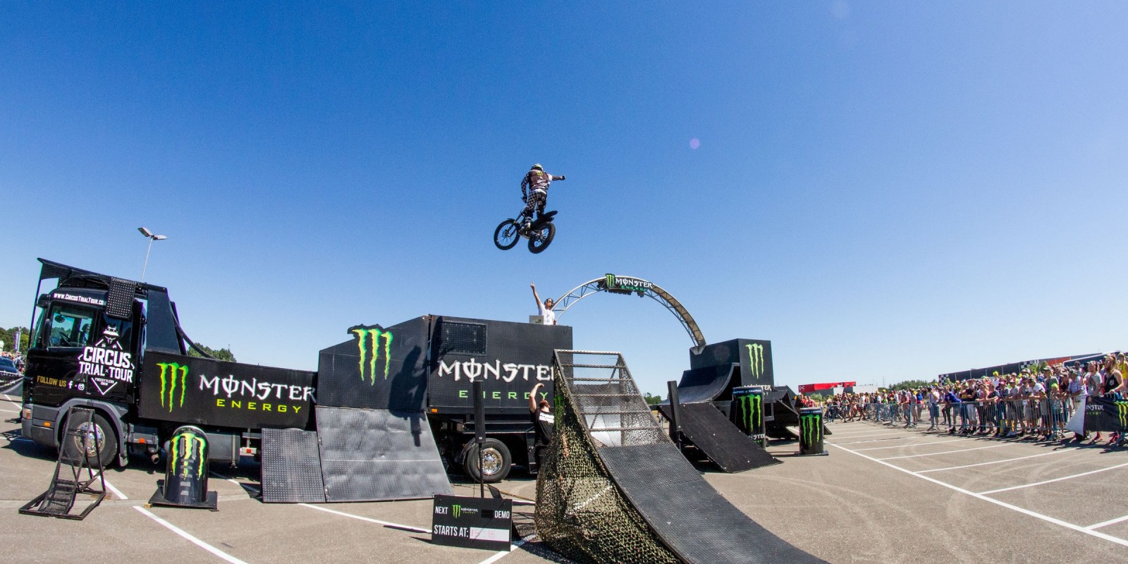 7^ edizione del Vespa Summer Day Domenica 17 agosto 2025 presso il Piazzale Palma e Piacquaddio a partire dalle ore 19 a cura dell’Associazione Torremaggiore in Vespa