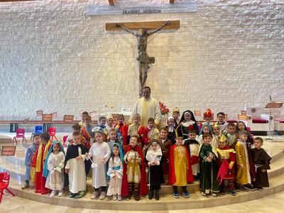 Il 1 novembre 2025 Giornata della Santità a Torremaggiore realizzata dalla Parrocchia Spirito Santo con la Scuola dell’Infanzia Mary Poppins: invocato il Dono della Pace nel Mondo