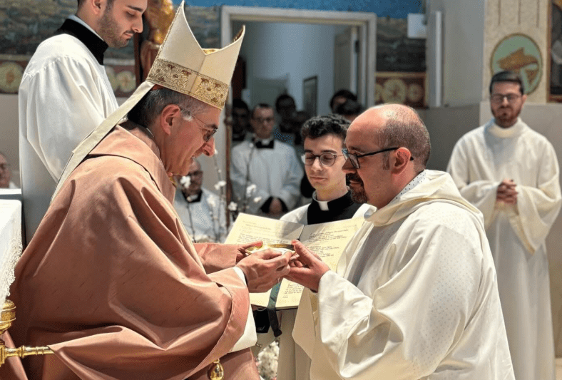 Il seminarista torremaggiorese Raffaele Angeloro sarà ordinato diacono il 10 aprile 2026: l’annuncio della Parrocchia Gesù Divino Lavoratore
