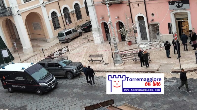 Bomba notturna a Torremaggiore: esploso il bancomat della Banca Popolare di Milano, a pochi metri da Palazzo di Città, ladri scappano senza bottino