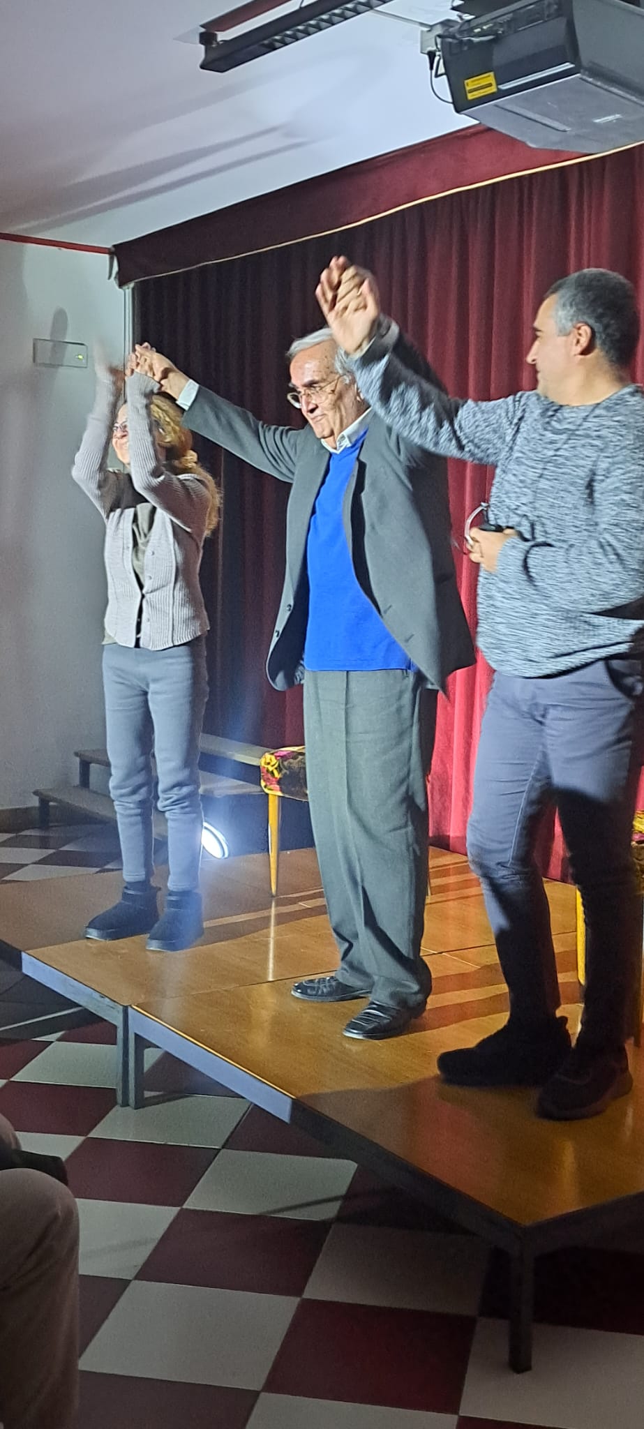 Grande successo all’Auditorium Pio XII la sera del 14 marzo 2026 per la rappresentazione di Come per caso due inesistenze e una giornata insolita del regista dott Walter Scudero