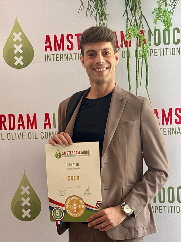 V Edizione dell’Amsterdam International Olive Oil Competition: tra le aziende agricole italiane premiate anche Pumolio di Piglia la Puglia del torremaggiorese Antonello Villani. Un altro meritato traguardo internazionale dai Paesi Bassi
