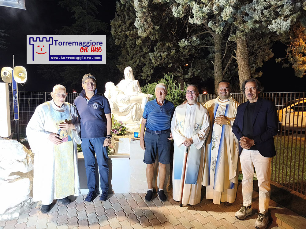 14 agosto 2026: terminata con grande partecipazione la Santa Messa per i giovani deceduti di Torremaggiore presso la Cappella della Madonnina della Torre di Pagliara Vecchia, notevole commozione anche durante la benedizione della nuova statua dedicata alla Pietà di Michelangelo